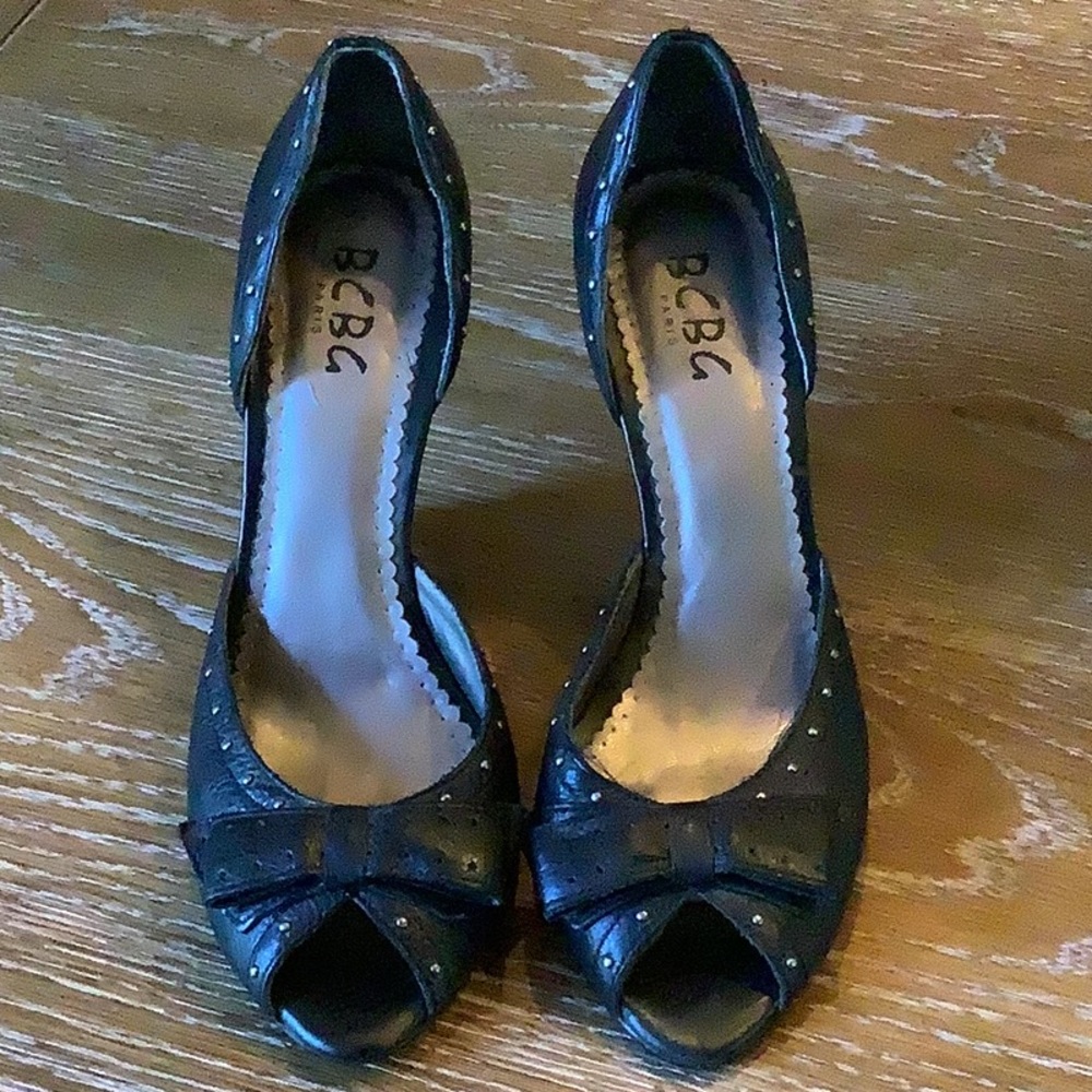 RARE BCBG OPEN TOE 5 INCH HEEL SIZE:8